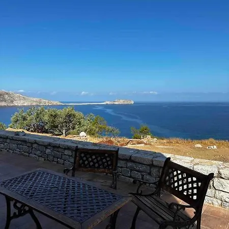 Cliffside Cozy W/ Seaviews Villa