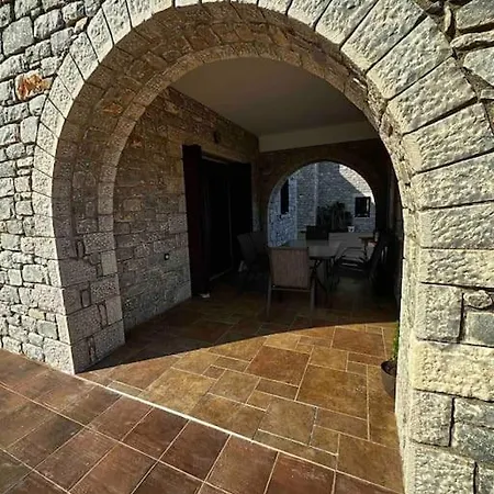 Cliffside Cozy W/ Seaviews Villa Mézapos