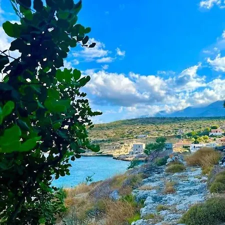 Cliffside Cozy W/ Seaviews * Mézapos