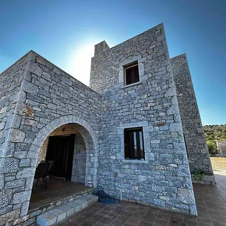 Villa Cliffside Cozy W/ Seaviews