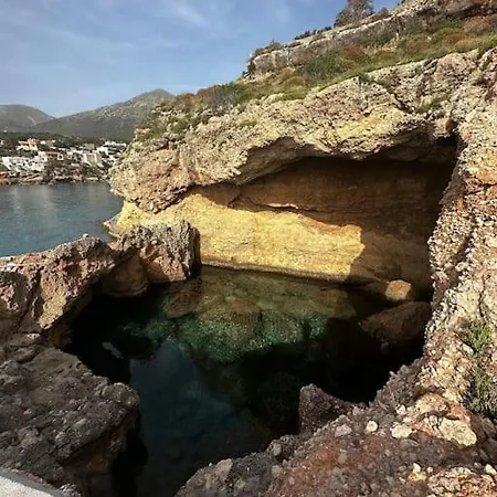Vila Cliffside Cozy W/ Seaviews *