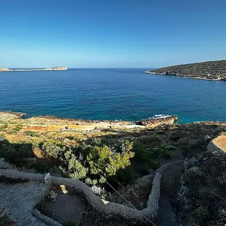 Cliffside Cozy W/ Seaviews Vila